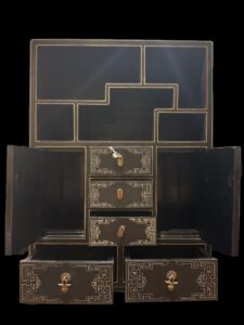 Vintage Japanese Black Lacquer Delicate Painted Cha Tansu - Image 4