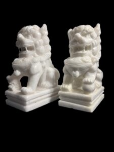 Table Top White Marble Foo Dog Pair - Image 3