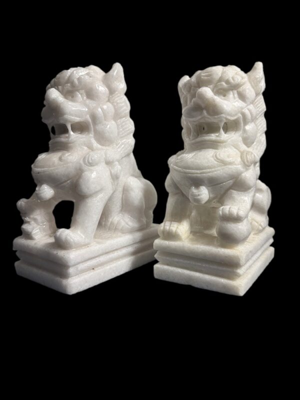 Table Top White Marble Foo Dog Pair - Image 3