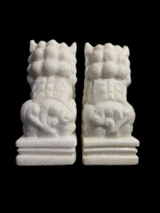Table Top White Marble Foo Dog Pair - Image 5