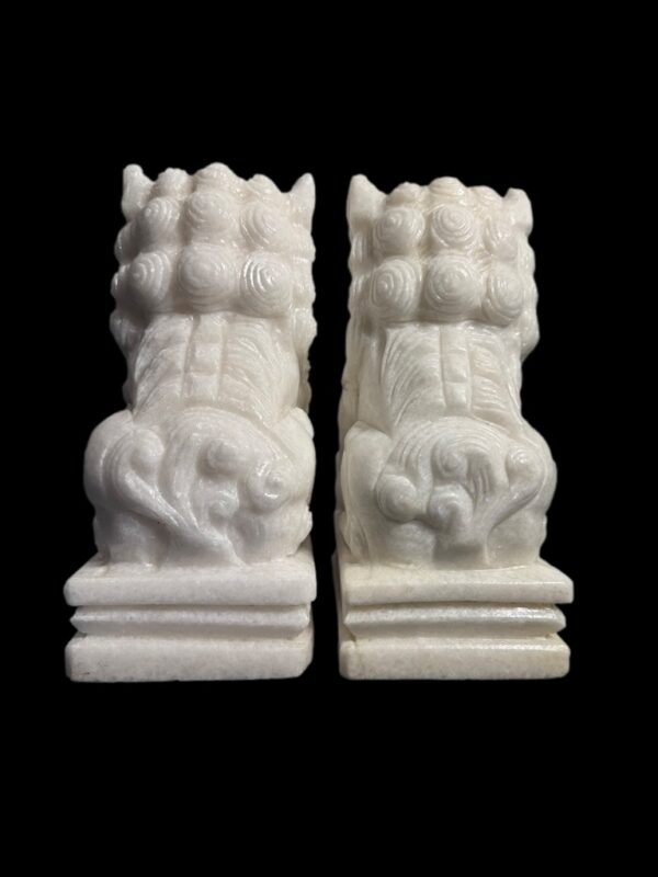 Table Top White Marble Foo Dog Pair - Image 5
