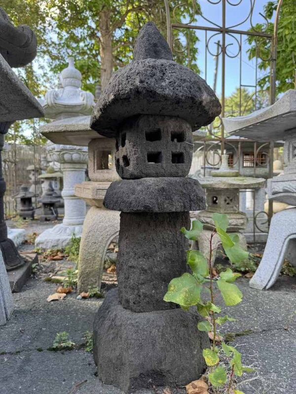 34" Lava Stone Yamadōrō Lantern - Image 2