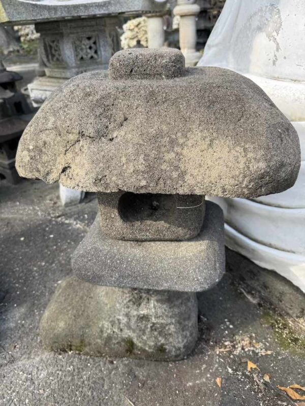 25" Lava Stone Nozura-Doro Lantern - Image 5