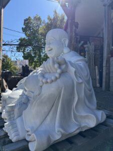 Grand Size White Marble Sit Hotei Matreiya - Image 4