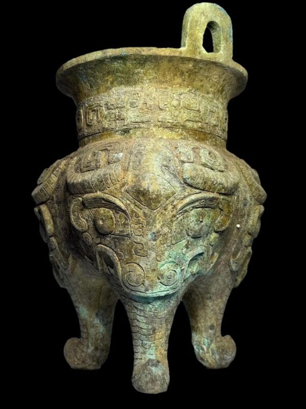 'Taotie' Liding Ritual Food Vessel Shang Era Style - Image 2