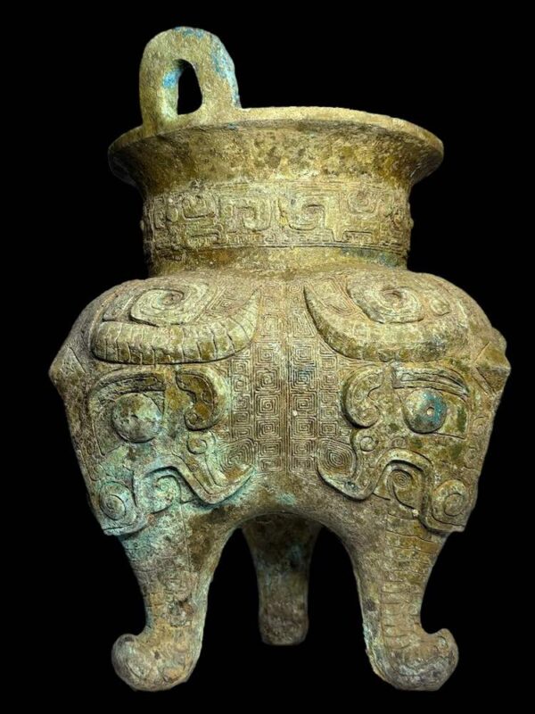 'Taotie' Liding Ritual Food Vessel Shang Era Style - Image 3