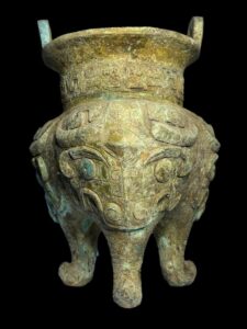 'Taotie' Liding Ritual Food Vessel Shang Era Style - Image 4