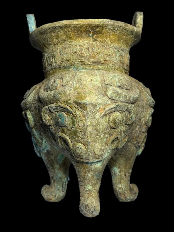 'Taotie' Liding Ritual Food Vessel Shang Era Style - Image 4