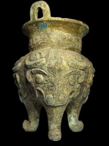 'Taotie' Liding Ritual Food Vessel Shang Era Style - Image 6