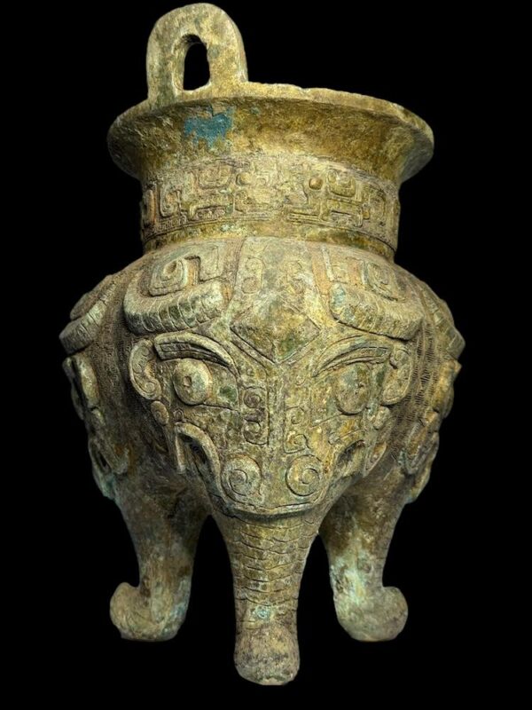 'Taotie' Liding Ritual Food Vessel Shang Era Style - Image 6