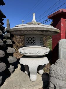 60" Large Japanese Yukimi Gata Stone Lantern - Image 2