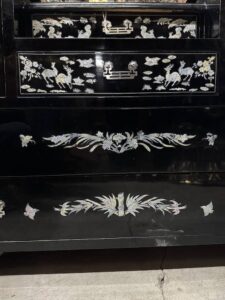 Vintage Korean Black Lacquer Vanity Inlaid Animal & Floral Motifs - Image 5