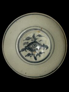 Zhangzhou Swatow Shipwreck Treasure- Plate Chrysanthemum