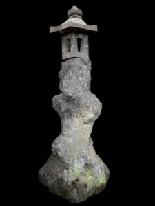 48" Lava Stone Yamadōrō Lantern -Tree Trunk