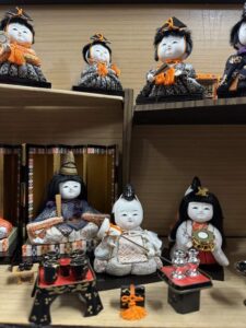Vintage Kimekomi Japanese Dolls Set In Glass Box - Image 4